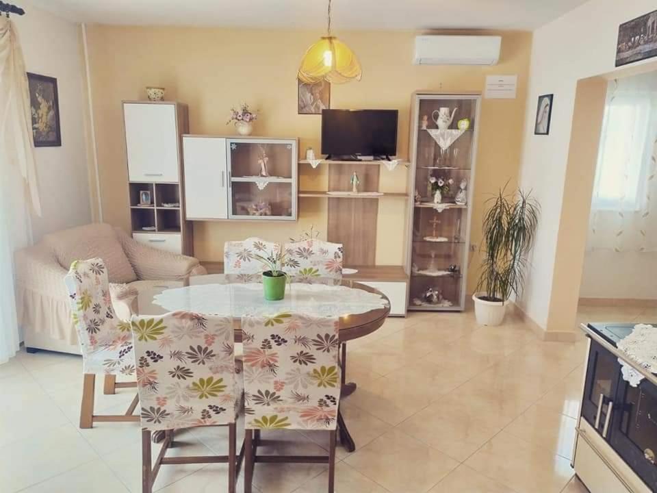 Lana Apartment Biograd Na Moru Cameră foto