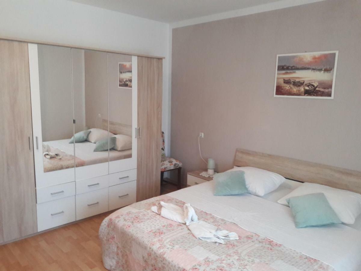 Lana Apartment Biograd Na Moru Exterior foto